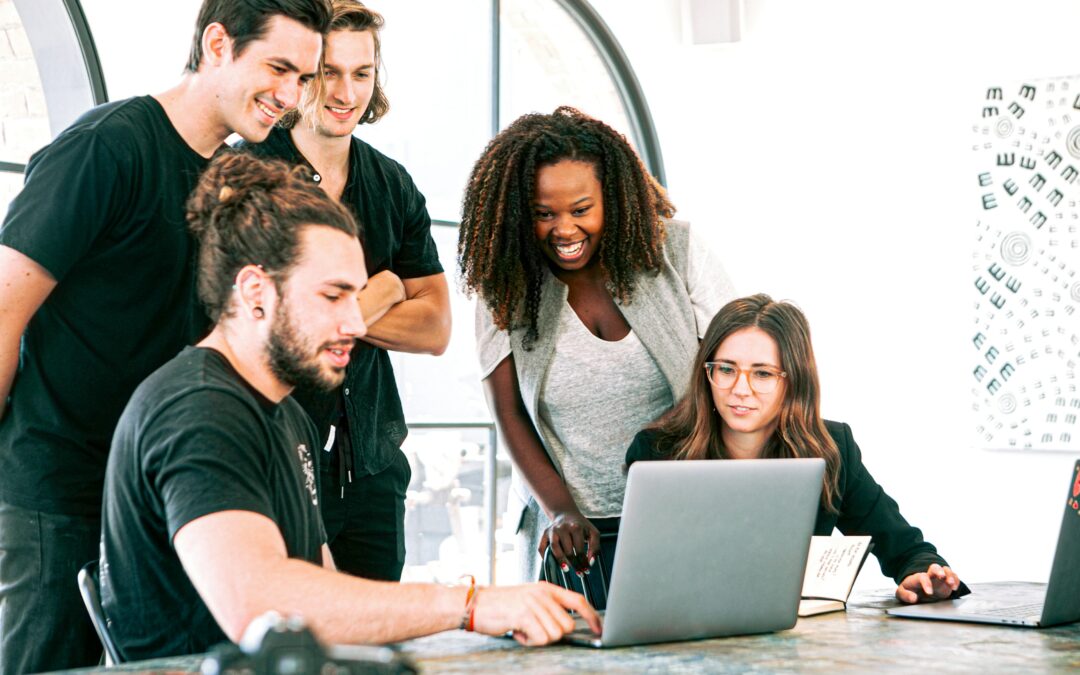 project-programming-people-working-meeting